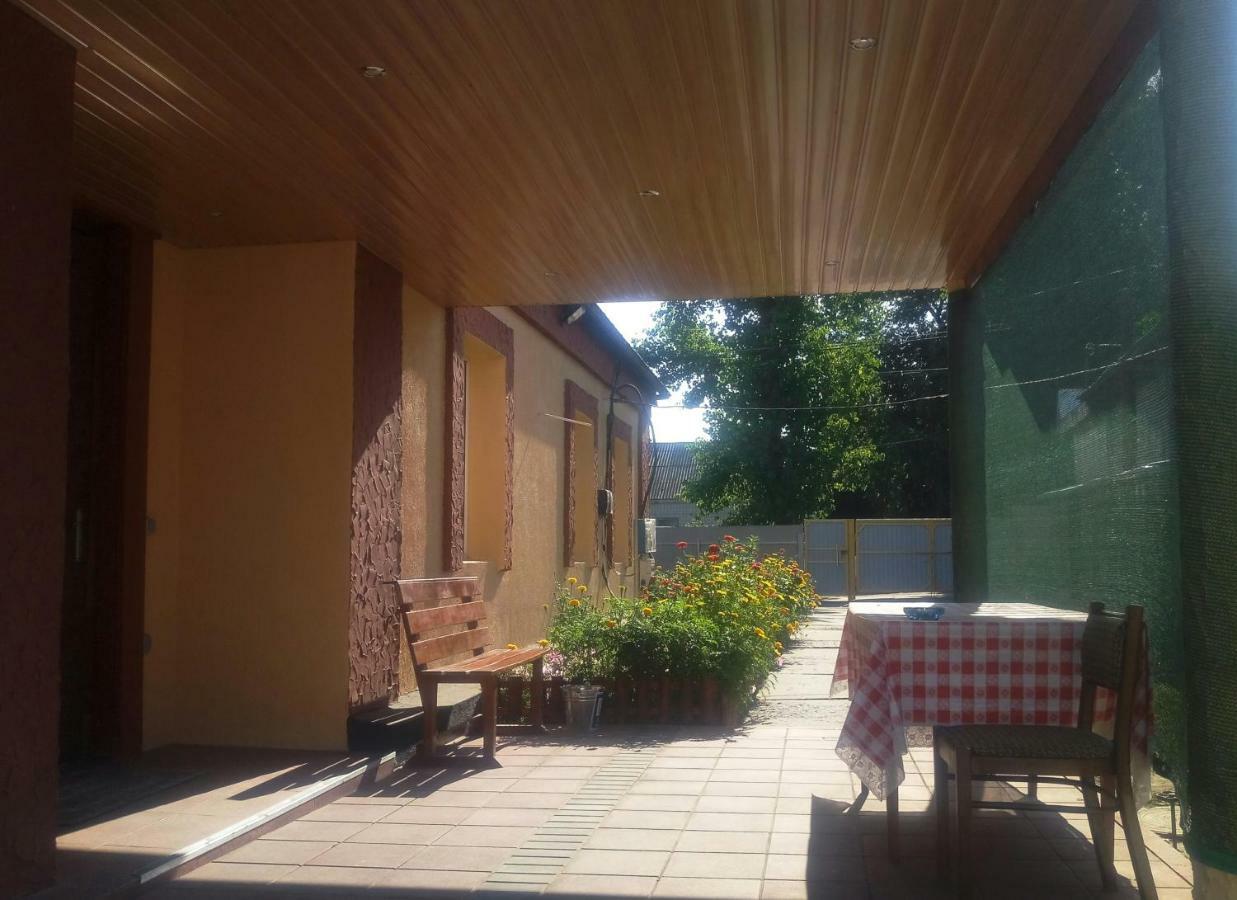 Міні Квартал Hotel Yahotyn Buitenkant foto