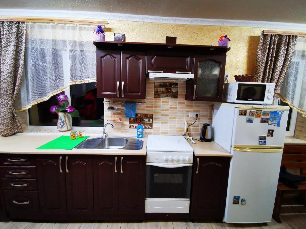 Міні Квартал Hotel Yahotyn Buitenkant foto
