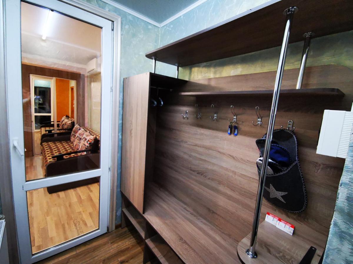 Міні Квартал Hotel Yahotyn Buitenkant foto